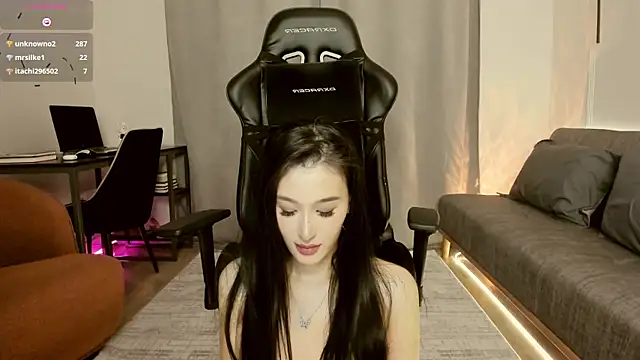 lilly_mighty Chat XXX in diretta