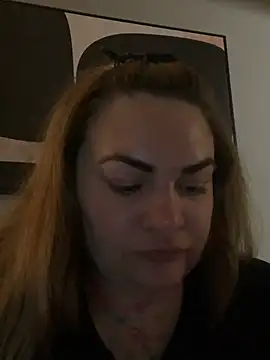 XXX chat uživo modela HeyBABYGIRL