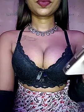 Strip_Hotty242 élő XXX-chatje