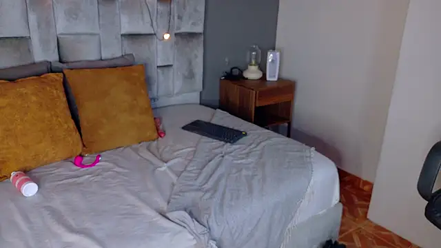 XXX chat uživo modela MatildaTaylor__