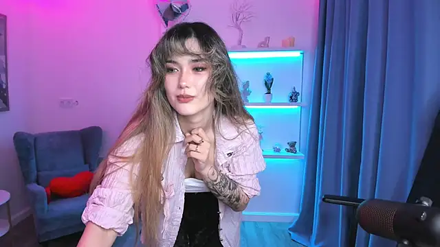 AnneTLi Adlı Modelin Canlı XXX Sohbeti