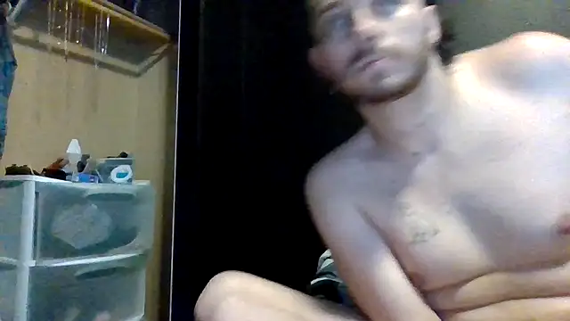 Chat XXX en directo de Mikecloudyhawk