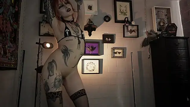 insania_9999_ Chat XXX in diretta