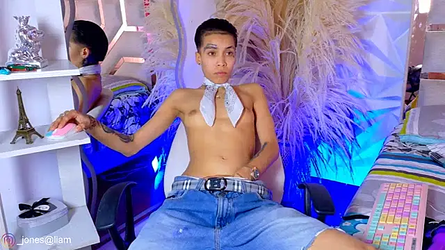 Jonesliam23's Live XXX Chat