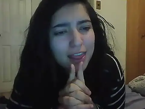 creepyh0e_'s Live XXX Chat