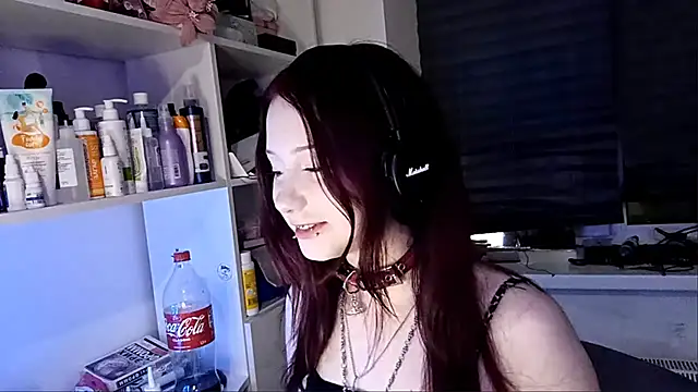 em0emily's Live XXX Chat