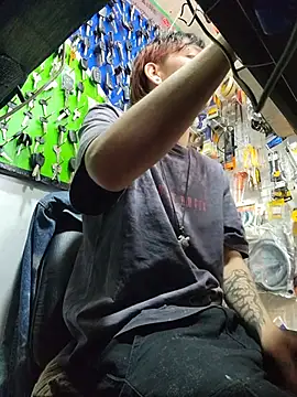 sebastianobig's Live XXX Chat