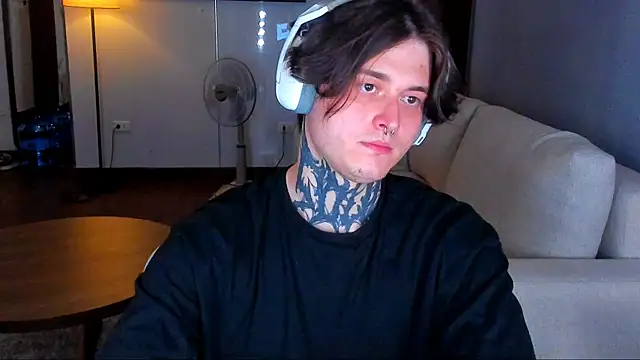 Chatroom XXX en direct de _torfin_