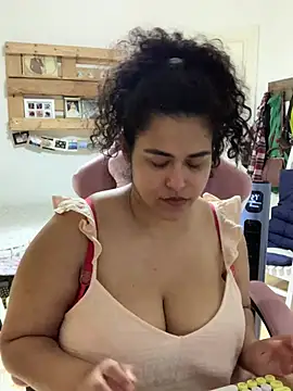 Czat XXX na żywo – Curvydesifromgermany
