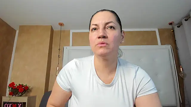 Heidy_milf's Live XXX Chat
