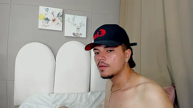 XXX chat uživo modela Briian__