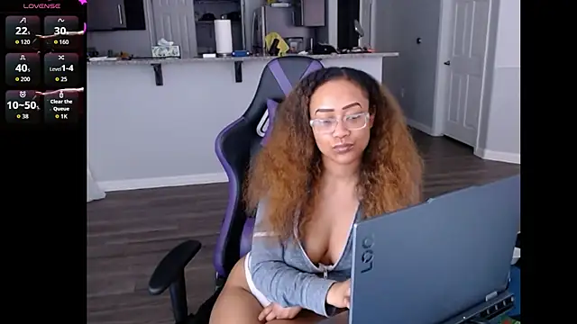 Chat XXX en directo de ReeseZen