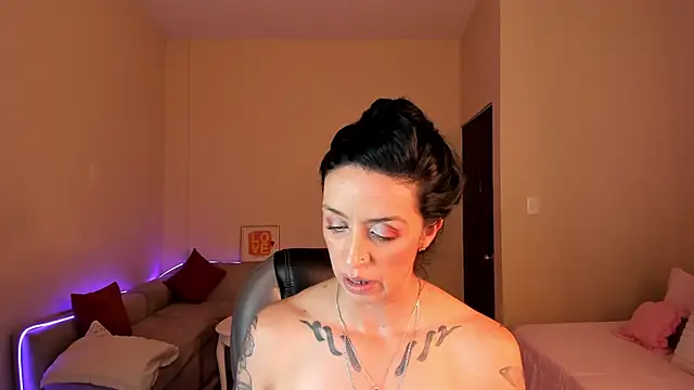 Kristen_Garner Chat XXX in diretta