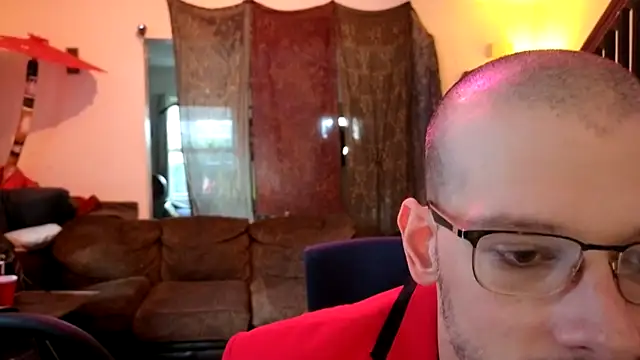 MasterDaddyCool élő XXX-chatje