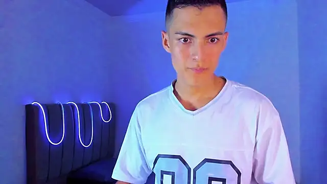 Matiius18 Adlı Modelin Web Kamerası Şovu