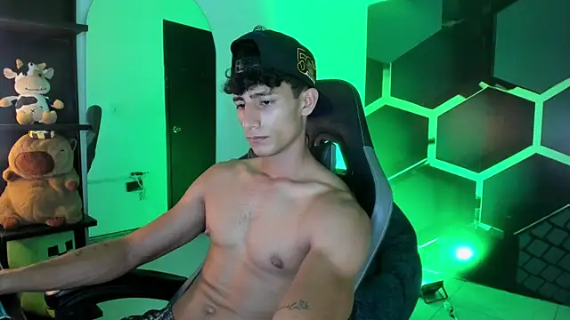 Czat XXX na żywo – MaxiimoRomano_
