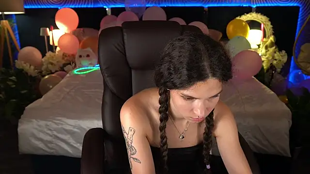 צ'אט XXX בשידור חי של BabyFlowerr