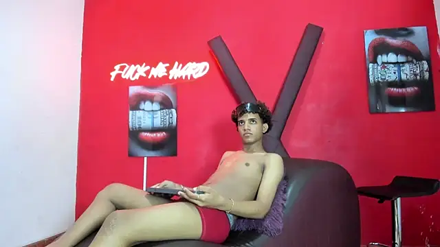 GOLDEN_2026's Live XXX Chat