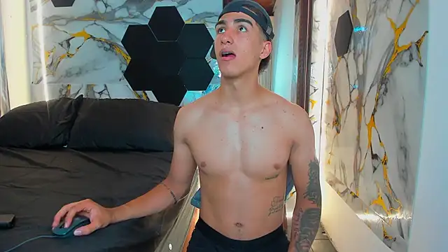Goldendesirexx Chat XXX in diretta
