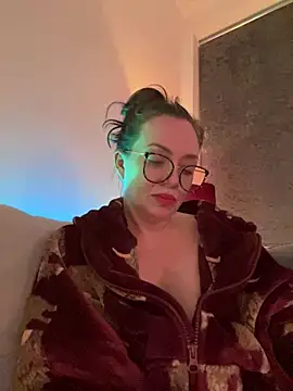 FemDom_RubyKnightXXO Adlı Modelin Canlı XXX Sohbeti
