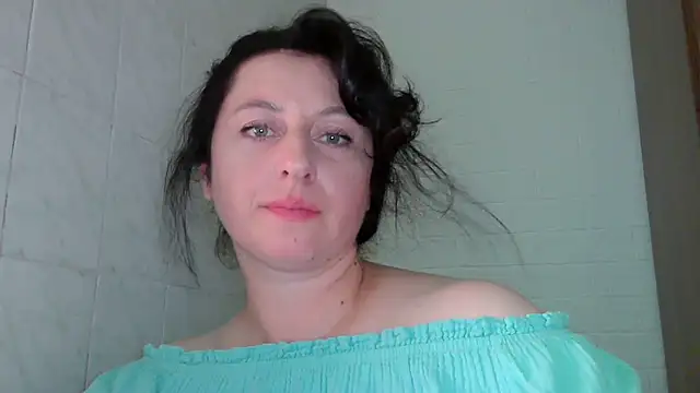 MelinaAx Adlı Modelin Canlı XXX Sohbeti