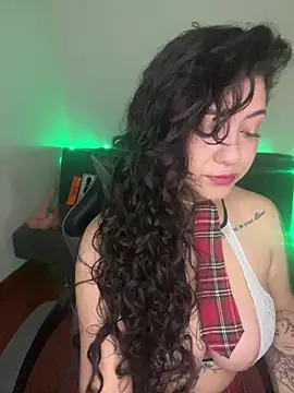 Amyy_1 XXX чат на живо