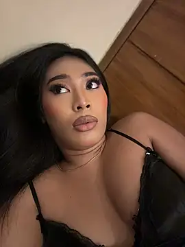 hugecock_tamira Chat XXX in diretta