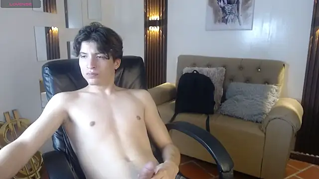 XXX chat uživo modela Marcoviolet