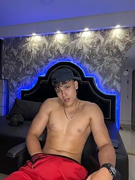 DilanMiller_ élő XXX-chatje