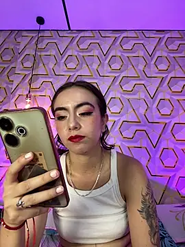 MelanyyJhonson15's Live XXX Chat