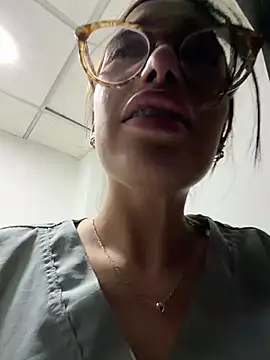 Sweet_Milaa1 élő XXX-chatje