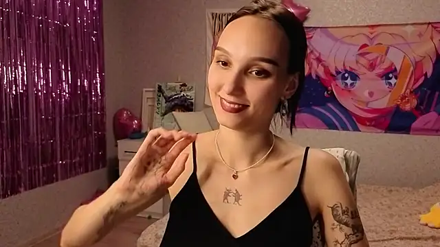 Aurisinst Adlı Modelin Canlı XXX Sohbeti