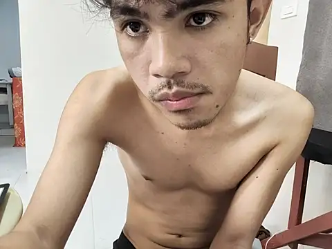 urBunnyboi webcam show