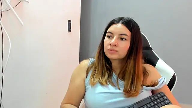 __Emma__11__Lecat_ Chat XXX live