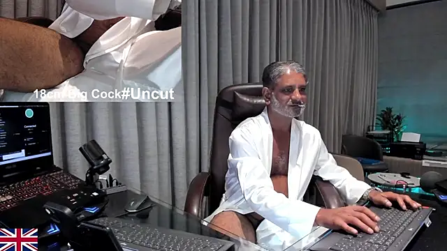 OnlineBossUK's Live XXX Chat