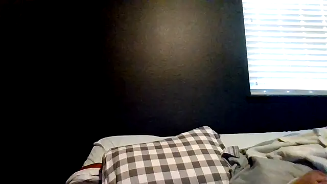 Mikecloudyhawk's Live XXX Chat