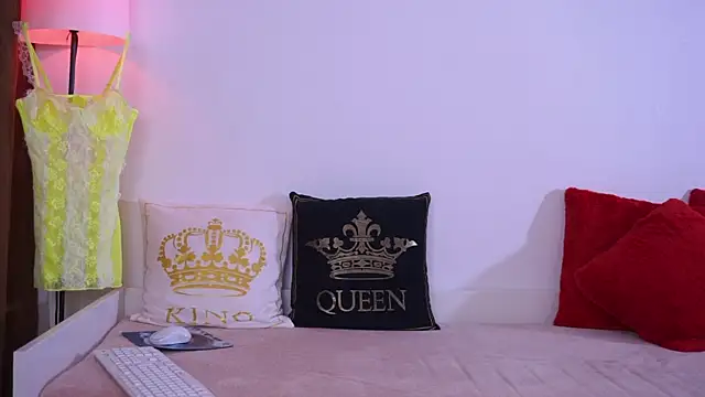 Chat +18 de SweetLilTrouble ao vivo