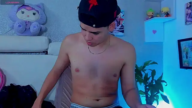 צ'אט XXX בשידור חי של strong_rock69