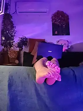 Chat +18 de Luna_Yakova ao vivo