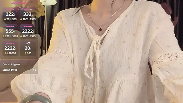 IvyMiss102 即時 XXX 聊天
