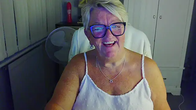 BridgetBlueEyes Live XXX Chat