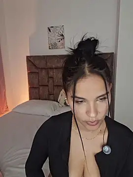 heyshaa Chat XXX in diretta