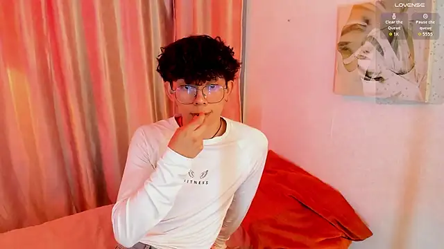 liam_twiink 现场XXX聊天
