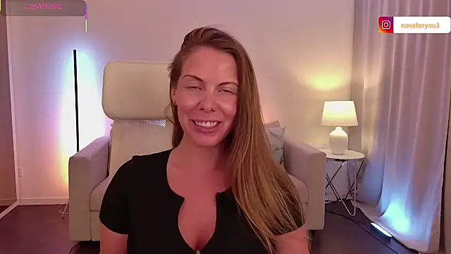 Nova-Lee webcam show
