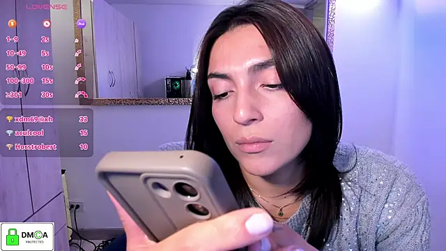 EricaVanderhill Adlı Modelin Canlı XXX Sohbeti