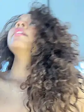 CurlyOopsieXXX's Live XXX Chat