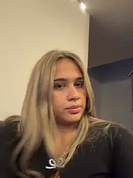 צ'אט XXX בשידור חי של BabyKathy