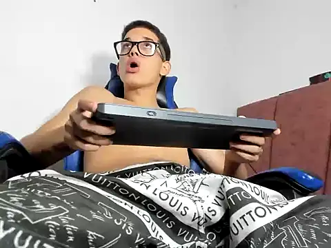 Steel_jheder Live XXX-chat