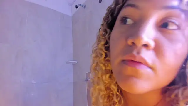 ambarglowasm's Live XXX Chat