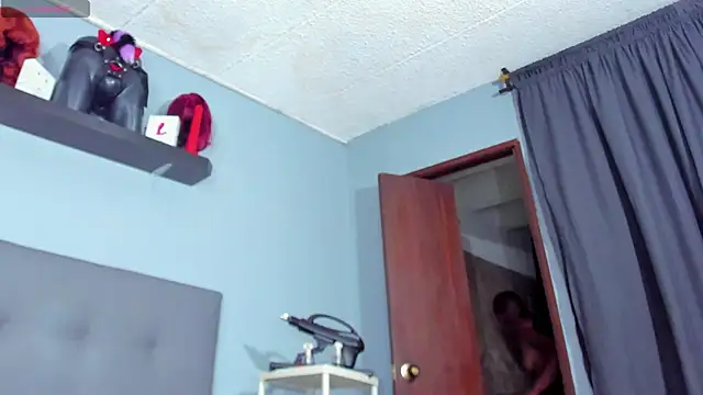 Chat +18 de Coco_Kiss ao vivo